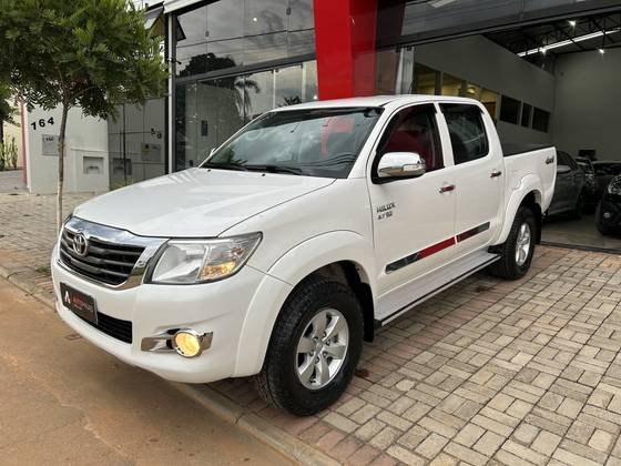 TOYOTA HILUX 2.7 SRV 4X4 CD 16V FLEX 4P AUTOMÁTICO TOYOTA HILUX 2.7 SRV 4X4 CD 16V FLEX 4P AUTOMÁTICO